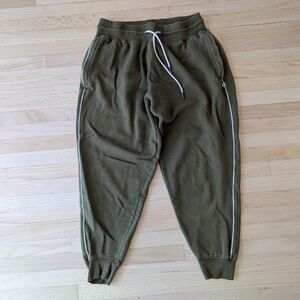 Cotopaxi Olive Green Men's Jogger Pants With Zipper Pockets And Contrast Ribbing